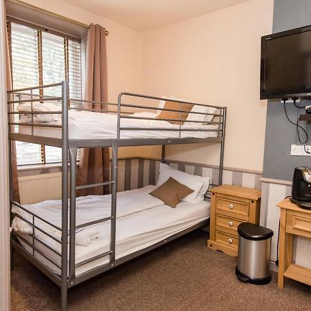 Dimple Well Lodge Hotel Wakefield Extérieur photo