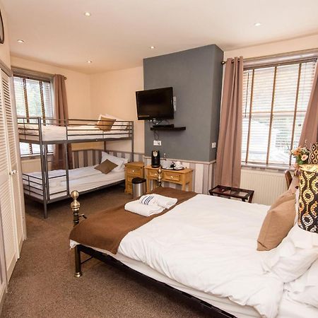 Dimple Well Lodge Hotel Wakefield Extérieur photo