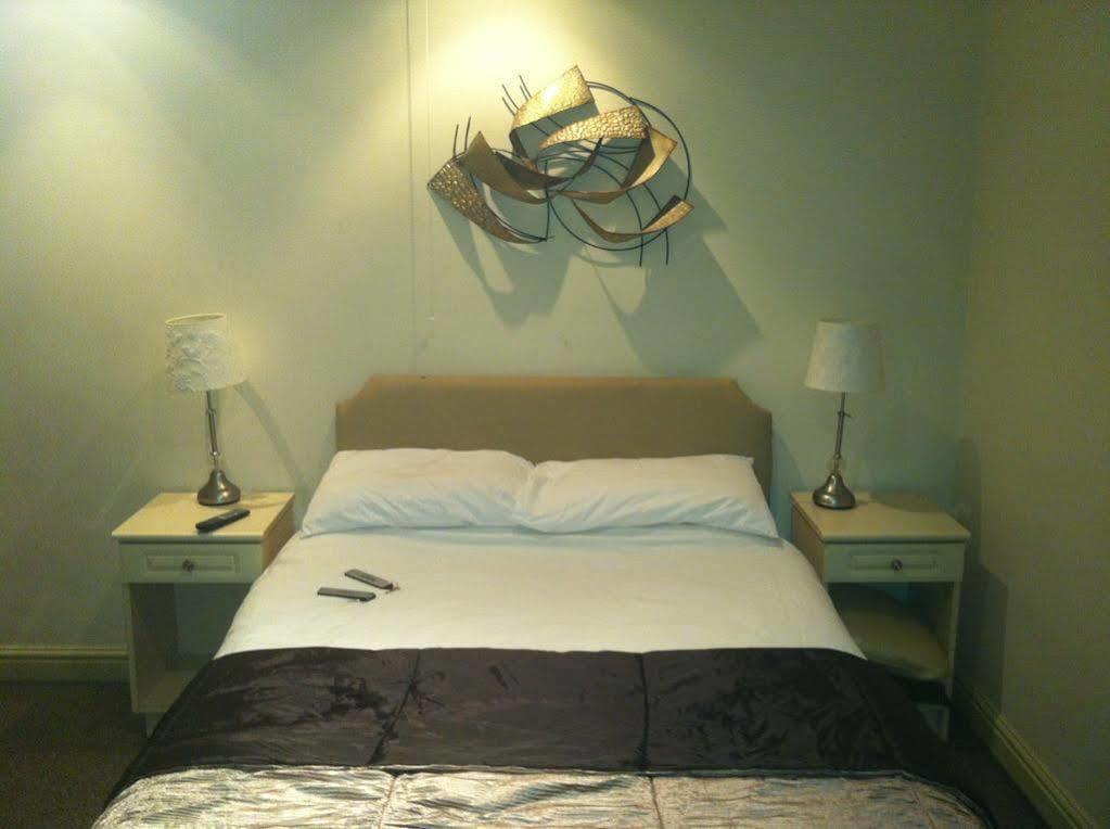 Dimple Well Lodge Hotel Wakefield Extérieur photo